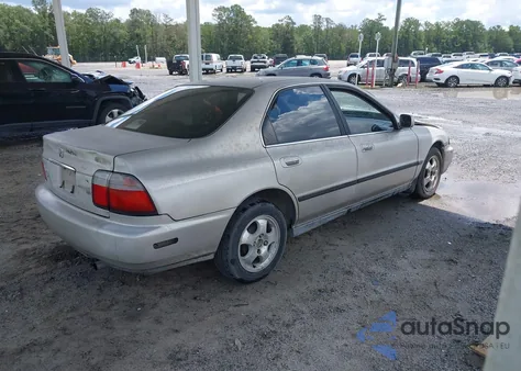 1997 Honda Accord Lx из США, поврежденный, VIN 1HGCD563XVA218823